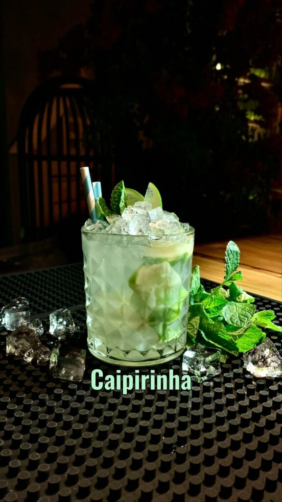 Old Fashioned Cocktails - Caipirinha